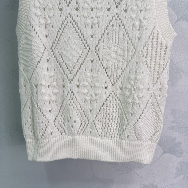 chr1st1an D10r sweaters